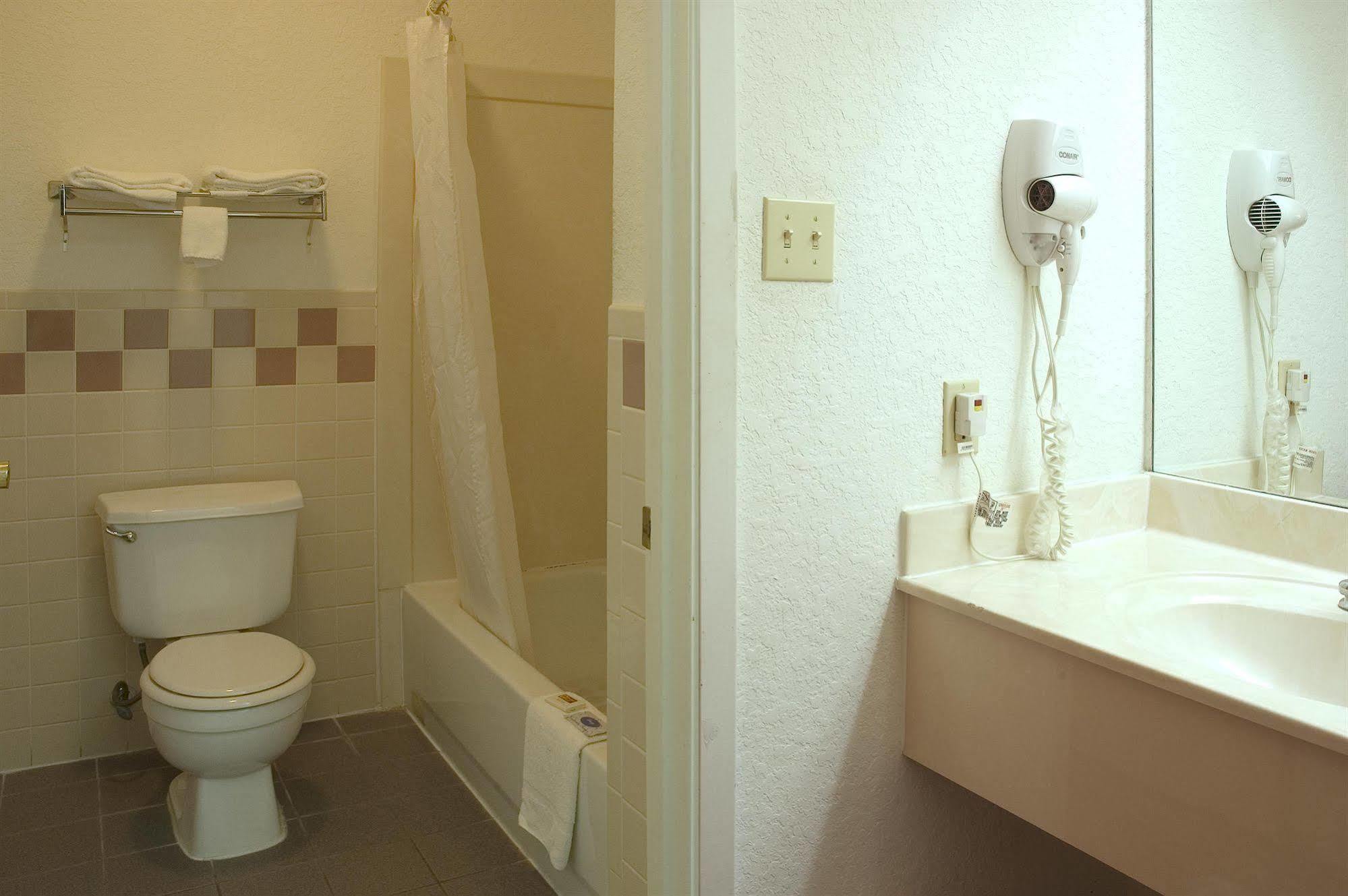 Budget Host Hempstead Inn Brookhollow/Energy Corridor Houston Exteriör bild